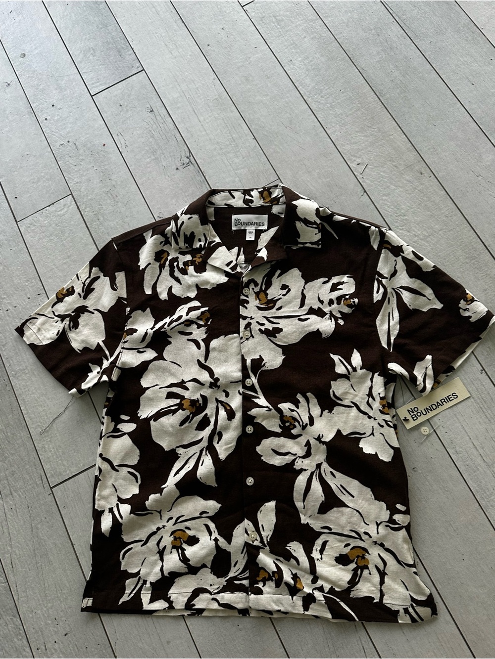 No Boundaries Brown and White Floral Short-Sleeve Button-Up Shirt